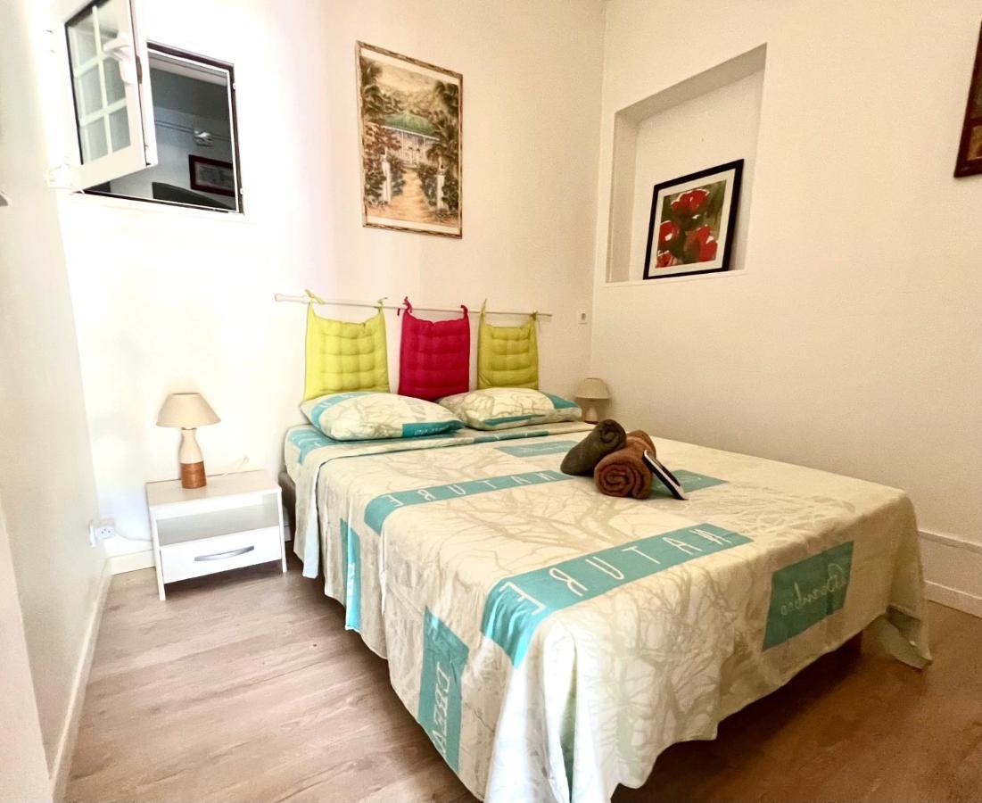 Ti Cabanon. Appartement vue mer à Deshaies. Esterno foto