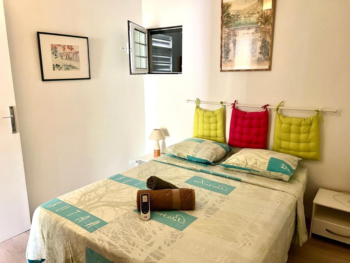 Ti Cabanon. Appartement vue mer à Deshaies. Esterno foto